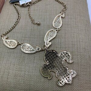 Jules NWT Fleur De Lis Gold Tone Chain Necklace